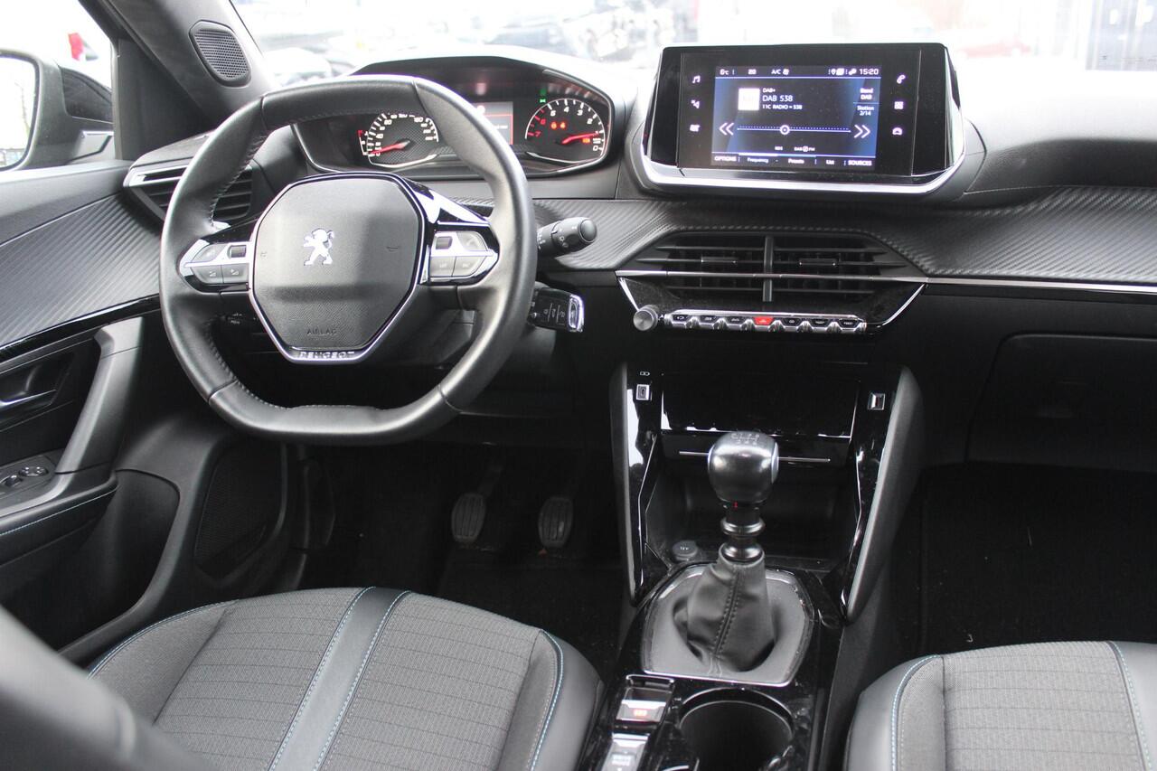 Peugeot 2008 1.2 PureTech Allure Pack, Navigatie!