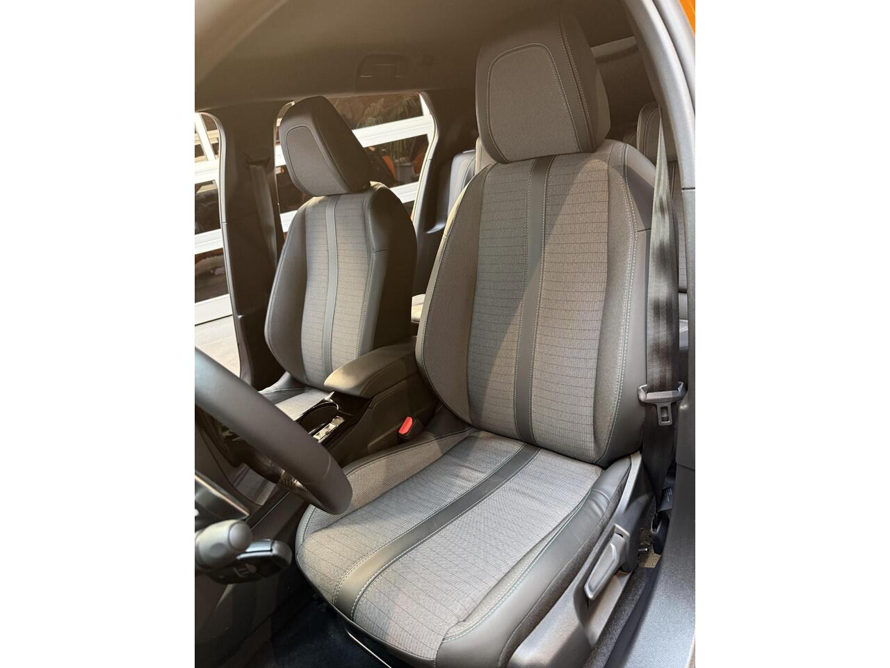 Peugeot 2008 1.2 PureTech Allure Automaat !!!