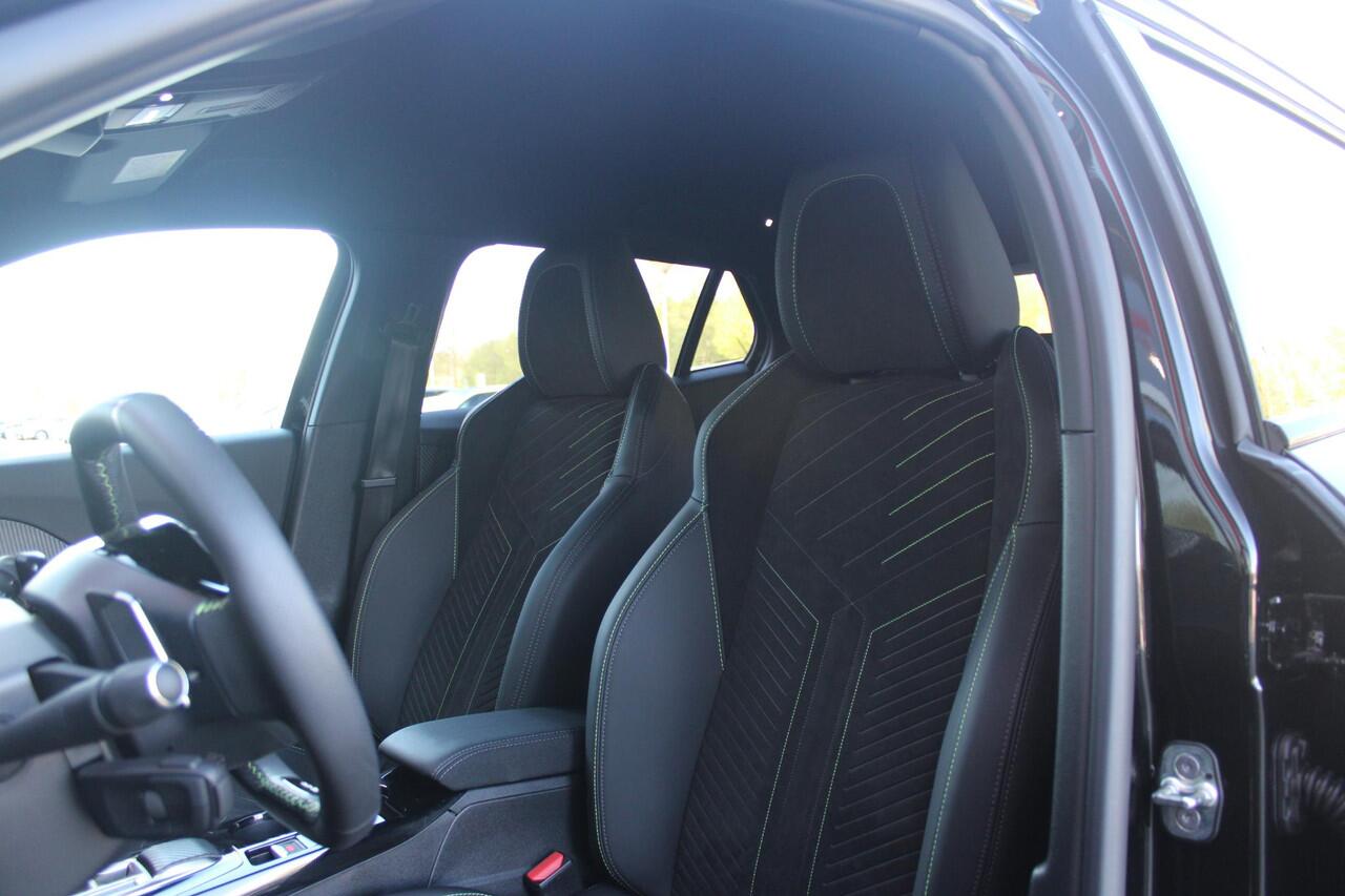 Peugeot 2008 1.2 130PK AUTOMAAT GT PACK | ELEKTRISCH BEDIENBARE BESTUURDERSSTOEL | NAVIGATIE | FULL LED KOPLAMPEN | DRAADLOZE APPLE CARPLAY/ANDROID AUTO | ADAPTIVE CRUISE CONTROL | CAMERA VOOR + ACHTER | CLIMATE CONTROL | LICHTMETALEN VELGEN 17" | KEYLESS ENTRY/START 