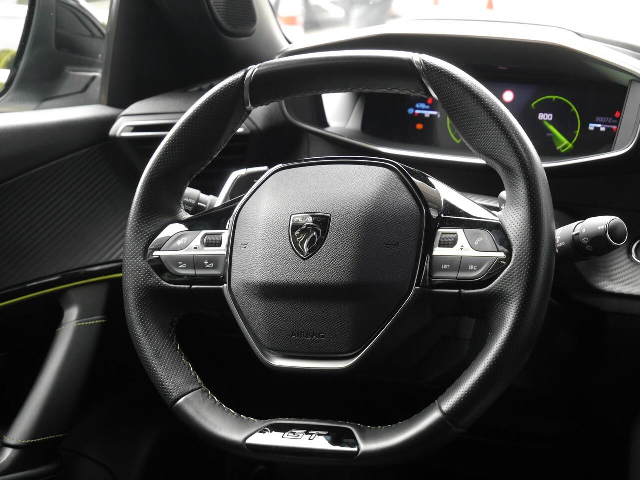 Peugeot 2008 1.2T 130pk Automaat GT | Navigatie | Achteruitrijcamera | Keyless Entry | LED koplampen | Two Tone | Privacy Glass