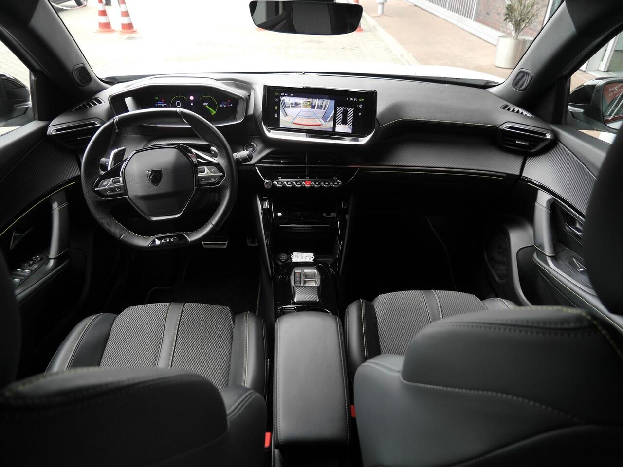 Peugeot 2008 1.2T 130pk Automaat GT | Navigatie | Achteruitrijcamera | Keyless Entry | LED koplampen | Two Tone | Privacy Glass