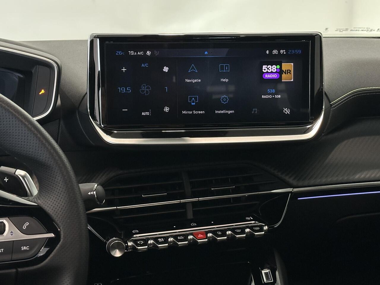 Peugeot 2008 1.2 Hybrid 136 GT | Panoramadak | 360° camera | Pack Drive Assist Plus | Apple Carplay/Android Auto