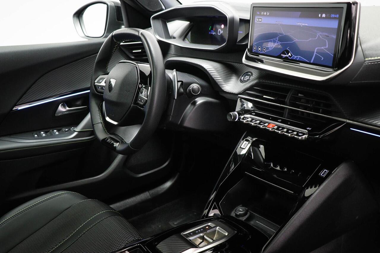 Peugeot 2008 1.2 Hybrid 136 GT | PANORAMADAK | 360 CAMERA | CAMERA / NAVIGATIE / DRIVE ASSIST PLUS- PACK |