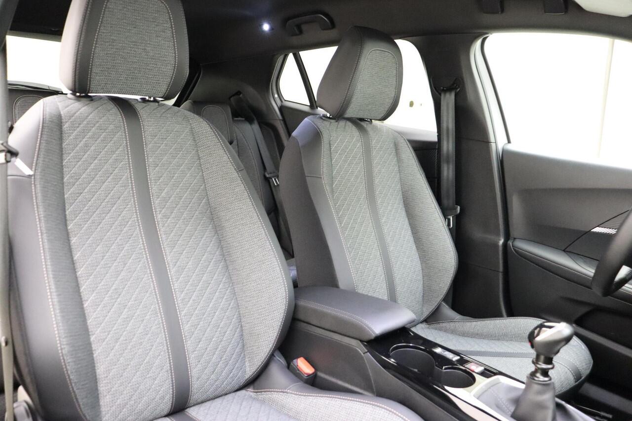 Peugeot 2008 1.2 Allure 100 Pk | Navigatie | Camera Achter | Cruise Control | Climate Control | Draadloze Apple Carplay & Android Auto | LM-Velgen