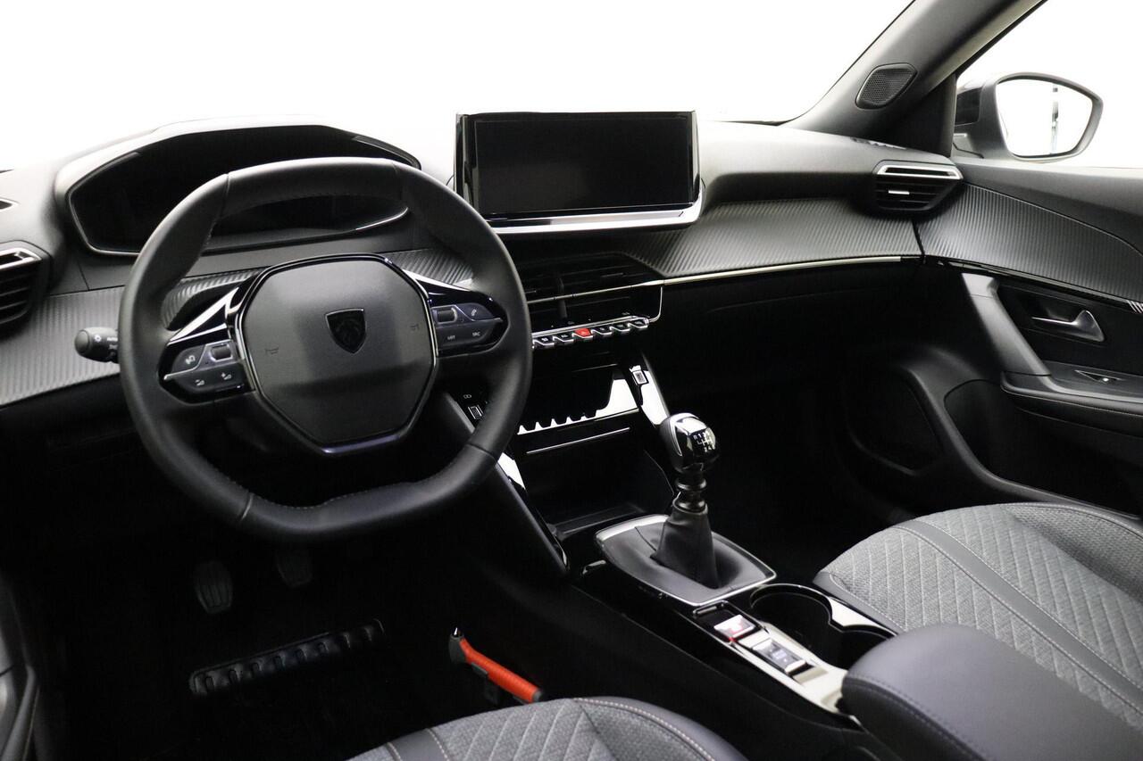 Peugeot 2008 1.2 Allure 100 Pk | Navigatie | Camera Achter | Cruise Control | Climate Control | Draadloze Apple Carplay & Android Auto | LM-Velgen