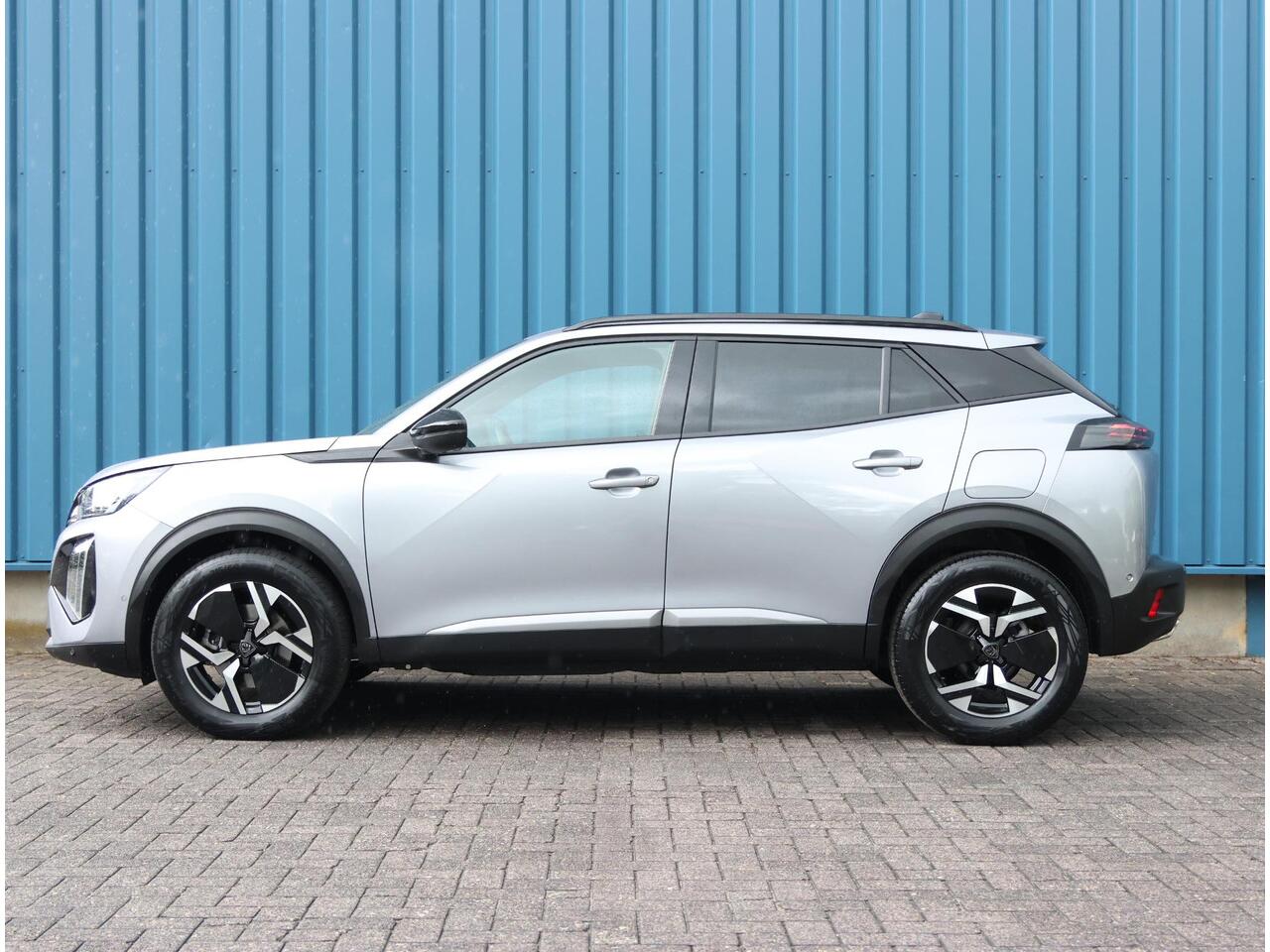 Peugeot 2008 1.2 Hybrid 136PK Allure | AUTOMAAT | AppleCarPlay/AndroidAuto | Climate Control | Adaptive Cruise Control | 360'Camera | FULL LED | Navigatie | LMV | Parkeersensoren | Privacy Glass | Isofix |