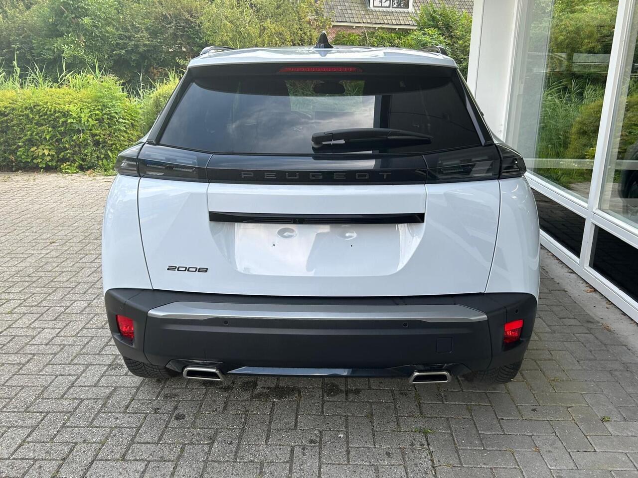 Peugeot 2008 1.2T 130pk Automaat Allure | Stoelverwarming | Achteruitrijd Camera | Climate & Cruise Control | Navigatie |