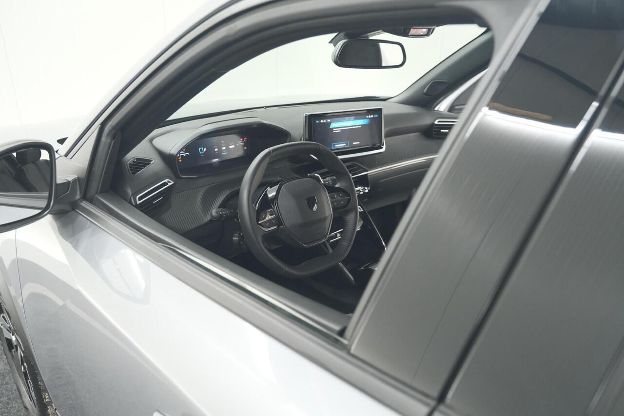 Peugeot 2008 Hybrid 136 e-DCS6 Allure | 360 Camera | Adaptieve Cruise Control | Dodehoekdetectie | Navigatie