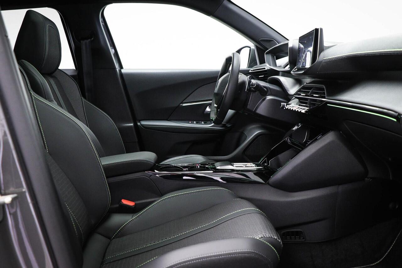 Peugeot 2008 1.2 Hybrid 136 GT | CAMERA / NAVIGATIE / DRIVE ASSIST PLUS- PACK | PANORAMADAK | 360 CAMERA