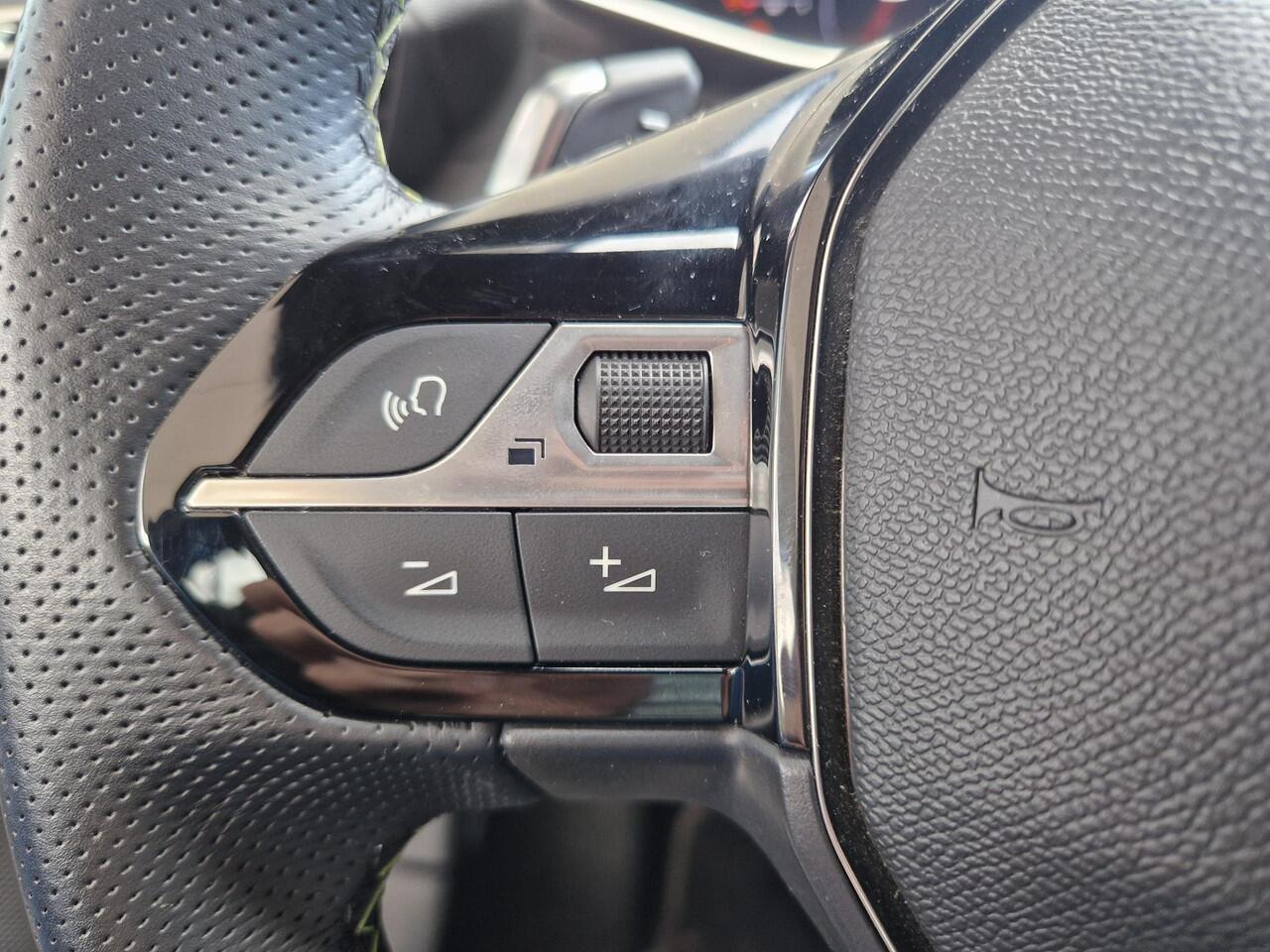 Peugeot 2008 1.2T 130pk Automaat GT | Climate & Cruise Control | AppleCarplay/Android Auto | Achteruit Rijd Camera | LED |