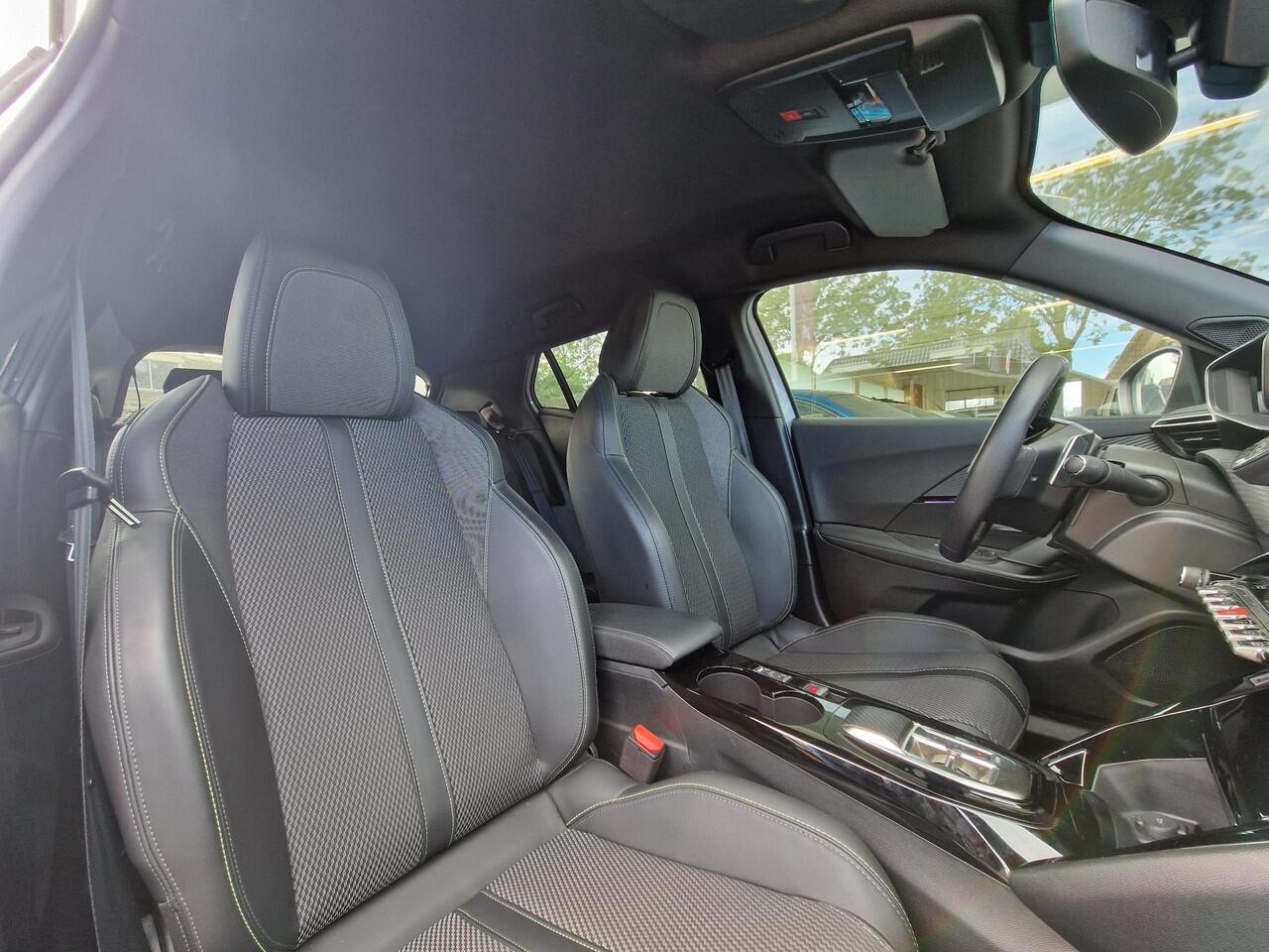 Peugeot 2008 1.2T 130pk Automaat GT | Climate & Cruise Control | AppleCarplay/Android Auto | Achteruit Rijd Camera | LED |