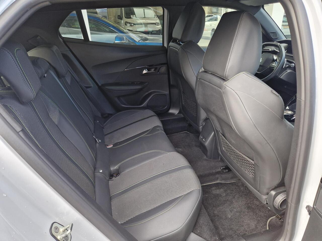 Peugeot 2008 1.2T 130pk Automaat GT | Climate & Cruise Control | AppleCarplay/Android Auto | Achteruit Rijd Camera | LED |