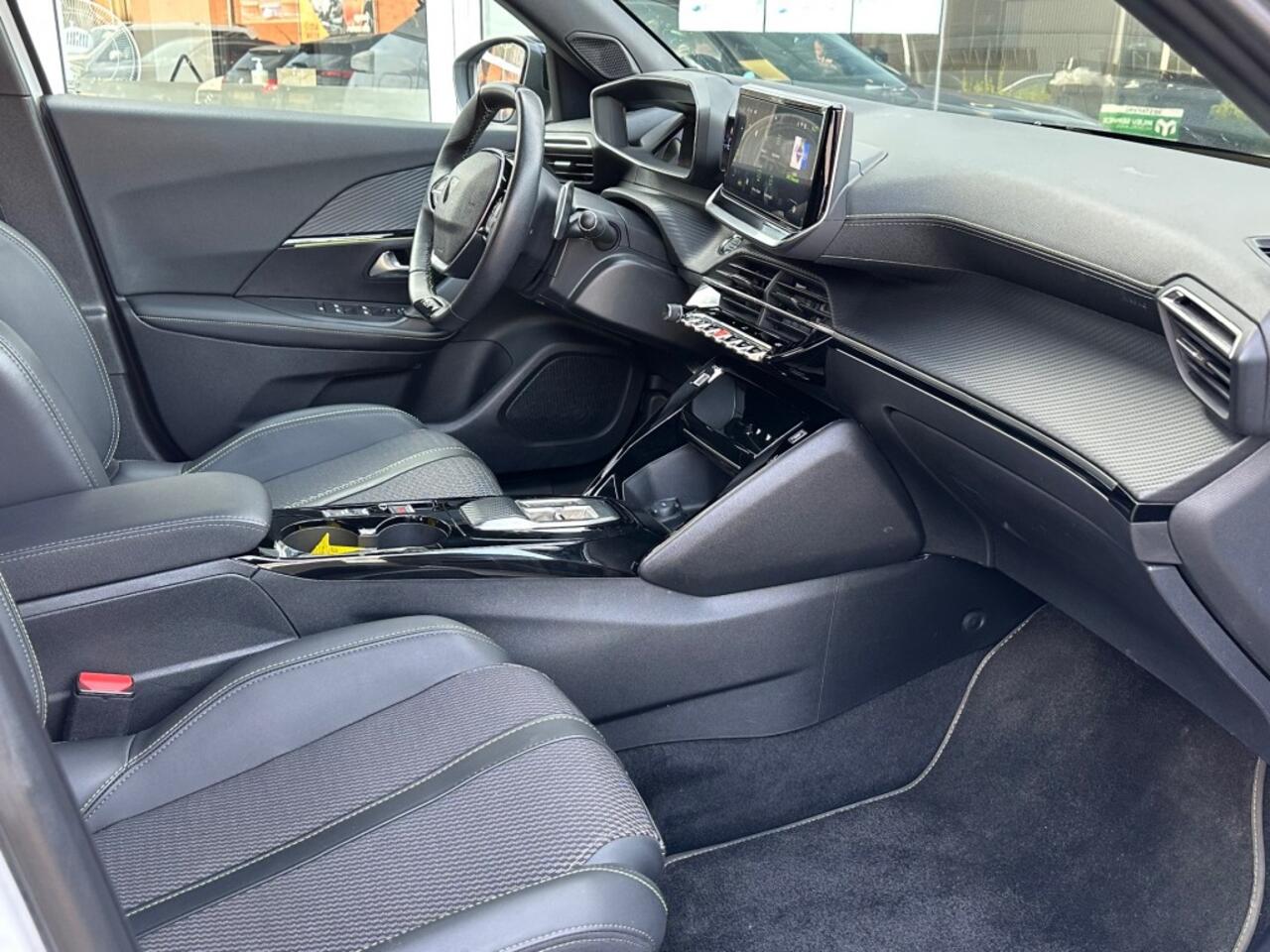 Peugeot 2008 1.2 PURETECH GT