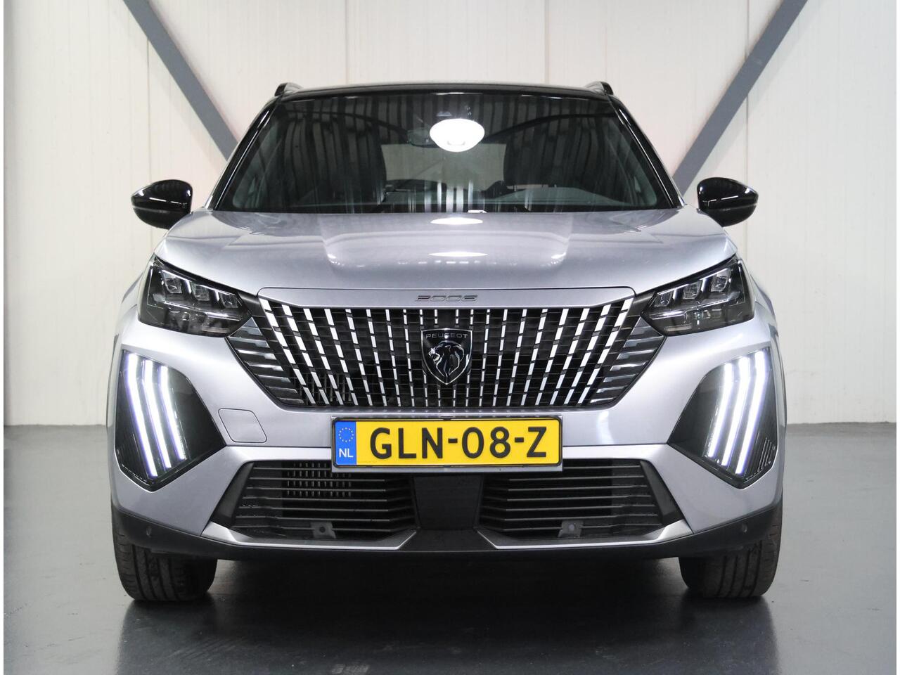Peugeot 2008 SUV GT Hybrid 136PK Automaat | Navigatie | Achteruitrijcamera | Parkeersensoren | Sportstoelen | Full-LED Koplampen | Keyless Entry/Start | Climate Control | Adaptieve Cruise Control | 17" Lichtmetalen Velgen | Apple Carplay/Android Auto |