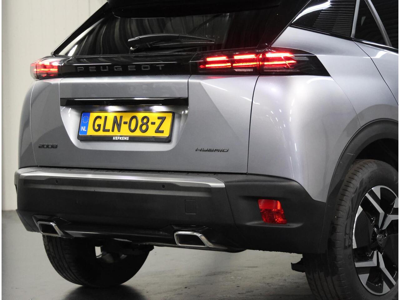 Peugeot 2008 SUV GT Hybrid 136PK Automaat | Navigatie | Achteruitrijcamera | Parkeersensoren | Sportstoelen | Full-LED Koplampen | Keyless Entry/Start | Climate Control | Adaptieve Cruise Control | 17" Lichtmetalen Velgen | Apple Carplay/Android Auto |