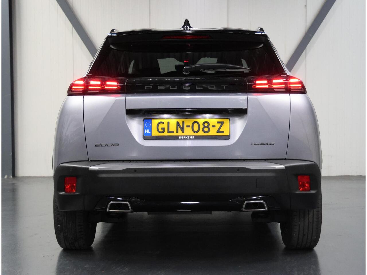 Peugeot 2008 SUV GT Hybrid 136PK Automaat | Navigatie | Achteruitrijcamera | Parkeersensoren | Sportstoelen | Full-LED Koplampen | Keyless Entry/Start | Climate Control | Adaptieve Cruise Control | 17" Lichtmetalen Velgen | Apple Carplay/Android Auto |