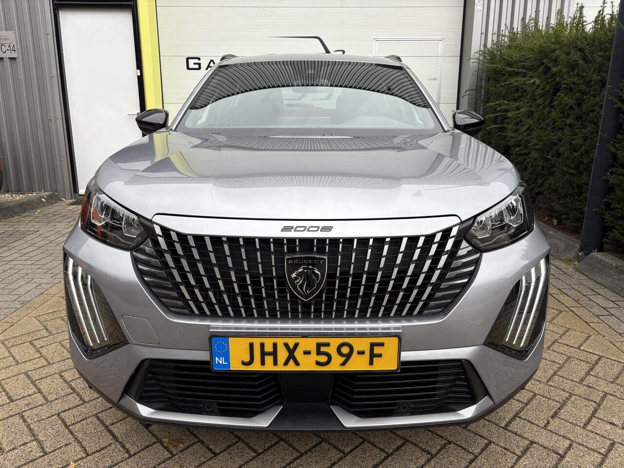 Peugeot 2008 1.2 PureTech 100 Allure Camera, LED, Halfleder, Navigatie