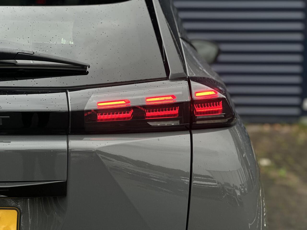 Peugeot 2008 1.2 PureTech 100 Allure | Apple Carplay/Android Auto | Climate Control | Navigatie | Cruise Control | Parkeercamera/-sensoren | Full LED |