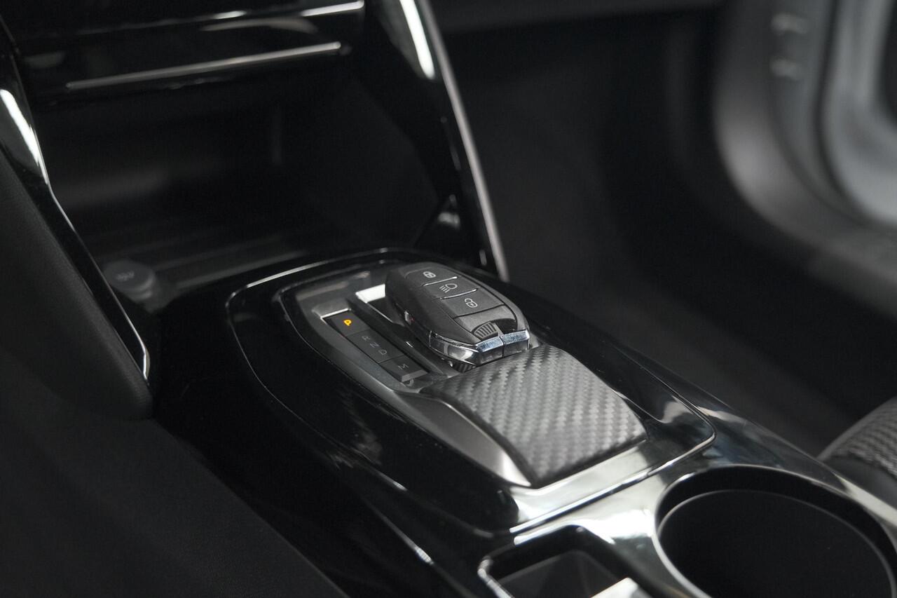 Peugeot 2008 PureTech 130 EAT8 GT | Camera | Apple Carplay | Parkeersensoren