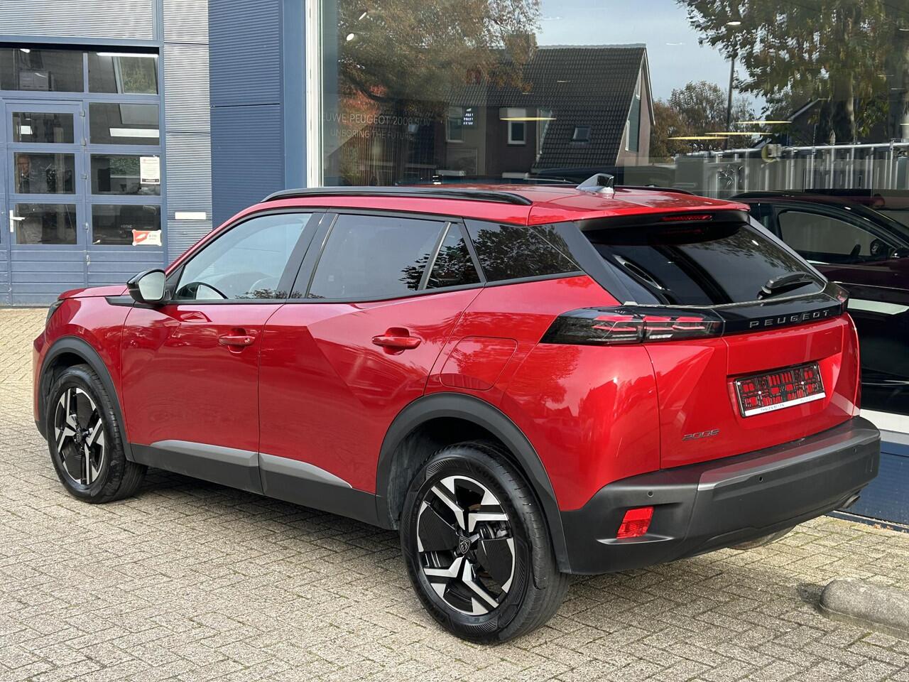 Peugeot 2008 1.2 Turbo 100PK Allure | Nieuwste Model | Navigatie via Telefoon | LED Verlichting | Cruise Control | Hoge Zitpositie | Parkeersensoren | DAB | Digitaal Dashboard | Half Lederen stoelen | Lichtmetalen Velgen 17 inch |