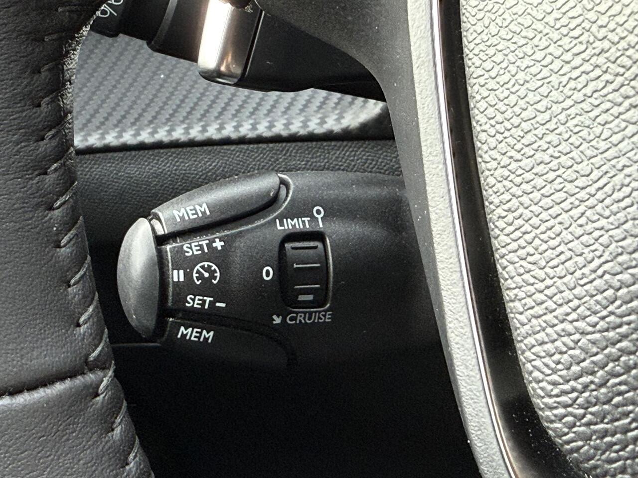 Peugeot 2008 1.2 PureTech CRUISE 360P-CAM STOELVERW. APPLE