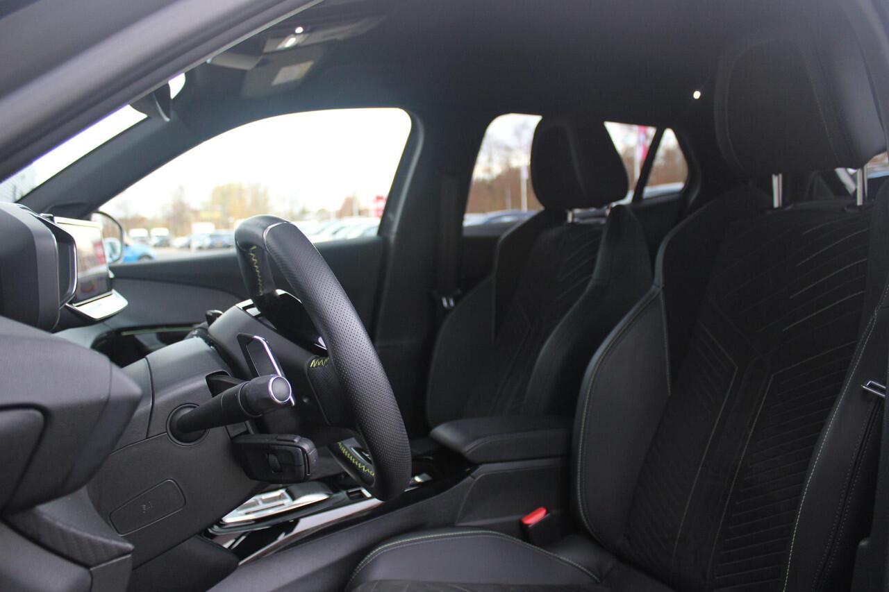 Peugeot 2008 1.2 130PK AUTOMAAT GT PACK | ALCANTARA/LEDEREN BEKLEDING | ELEKTRISCH BEDIENBARE BESTUURDERSSTOEL | STOEL VERWARMING | MASSAGE STOELEN | NAVIGATIE | FULL LED KOPLAMPEN | DRAADLOZE APPLE CARPLAY/ANDROID AUTO | ADAPTIVE CRUISE CONTROL | CAMERA VOOR + ACHTER