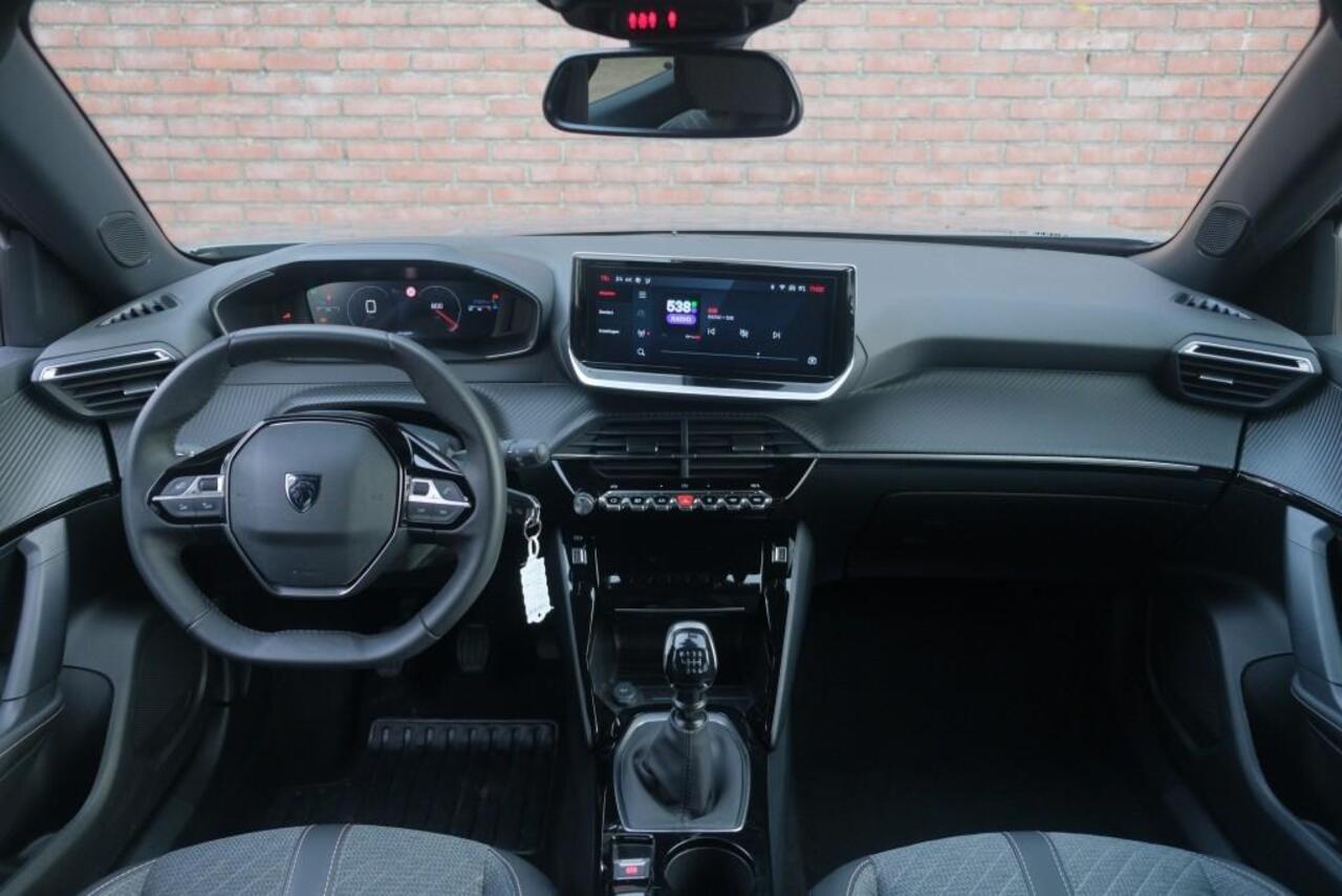 Peugeot 2008 1.2 PureTech 100pk Allure | Navi | App Connect | Climate | Cruise | Camera | PDC