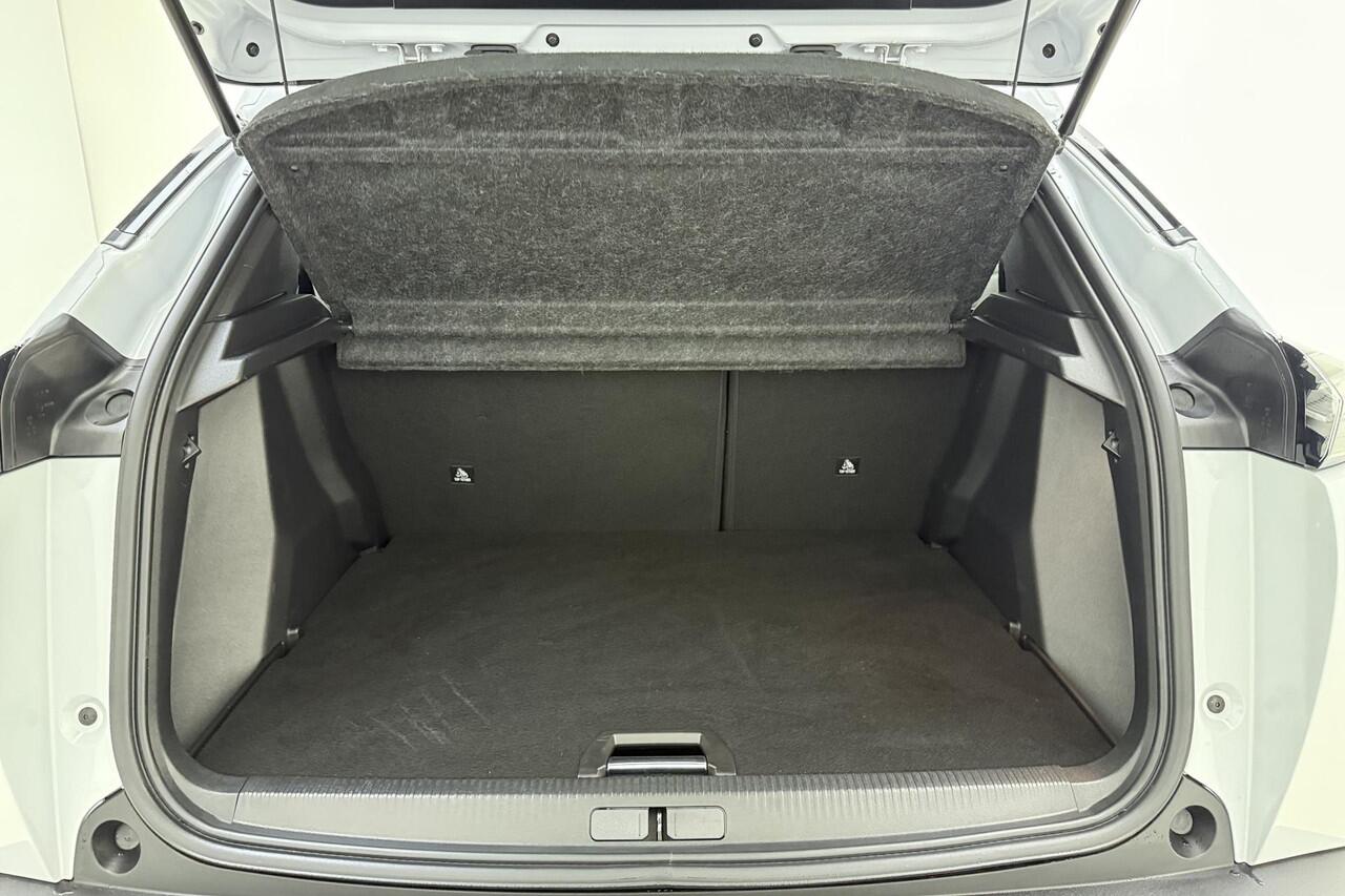 Peugeot 2008 1.2T 100pk Allure | Navigatie | Camera | Full LED | Apple Carplay/Android Auto | Parkeersensoren voor & achter | 17'' LM Velgen