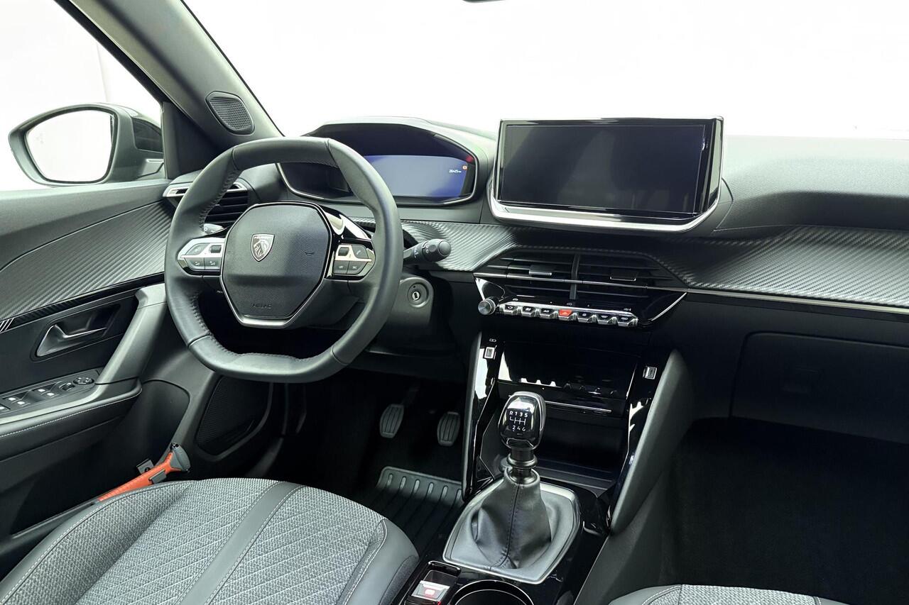 Peugeot 2008 1.2 PureTech 100 Allure | Apple carplay/Android auto | Navigatie | Achteruitrijcamera | Climate control | Lichtmetalen velgen 17'' |