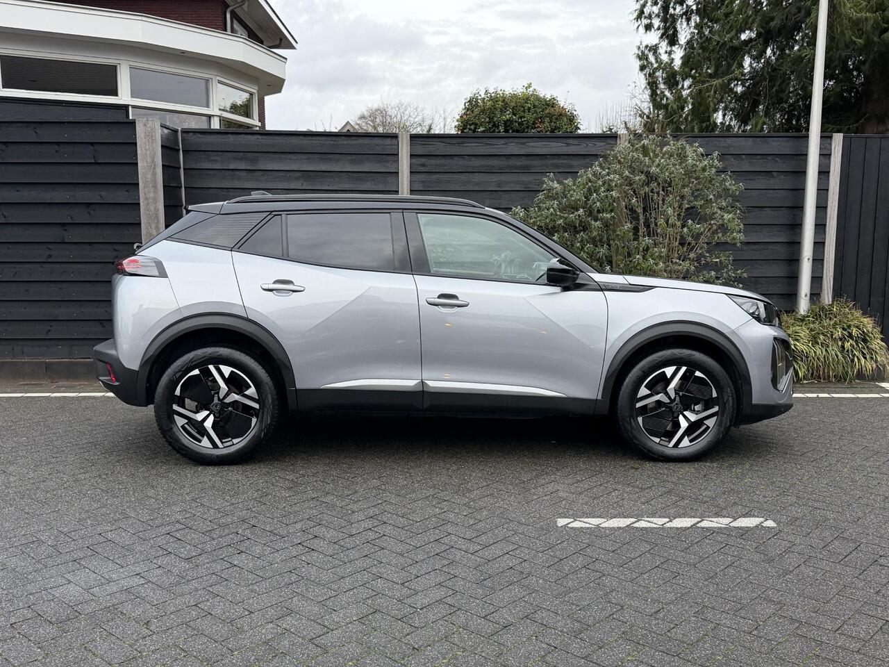 Peugeot 2008 GT 1.2 Hybrid 136PK e-DCS6 Automaat Navigatie, Achteruitrijcamera, Keyless, Parkeersensoren, Adaptieve Cruise Control, Apple Carplay, Android Auto