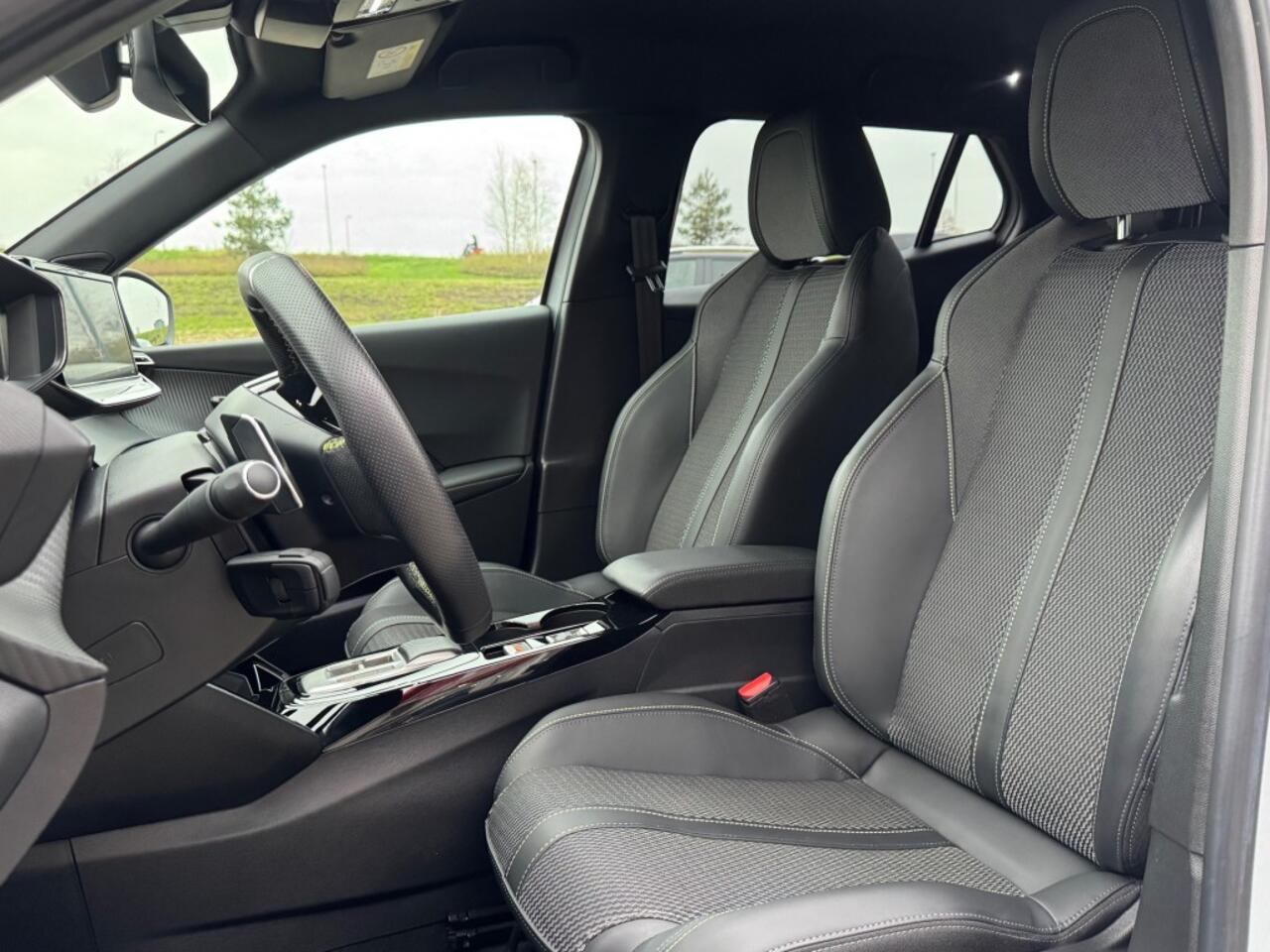 Peugeot 2008 1.2 PURETECH AUT. GT FACELIFT NAVI CAMERA CARPLAY AIRCO LMV PDC