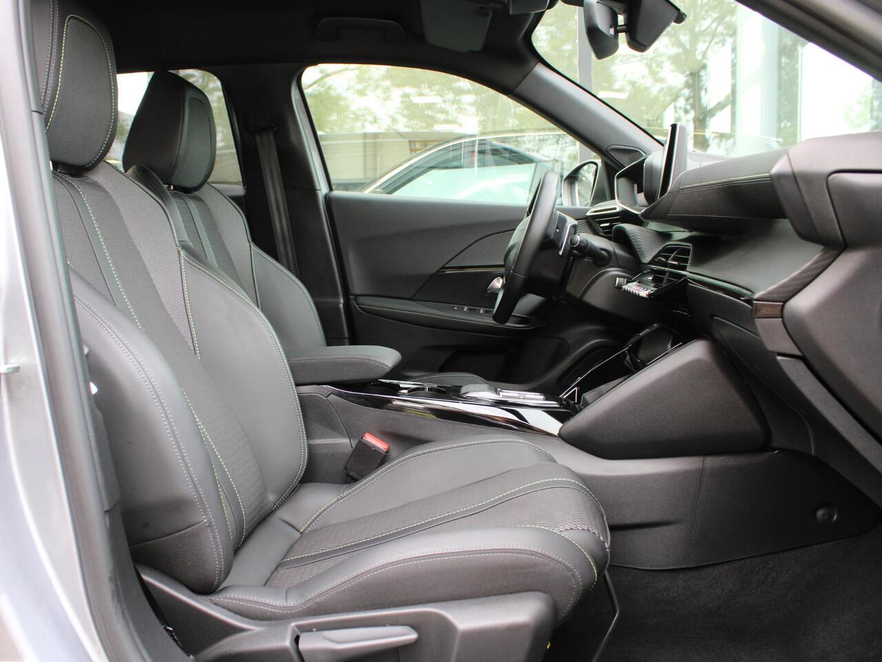 Peugeot 2008 1.2 PureTech 130 GT Automaat | Apple Carplay / Camera / Climate