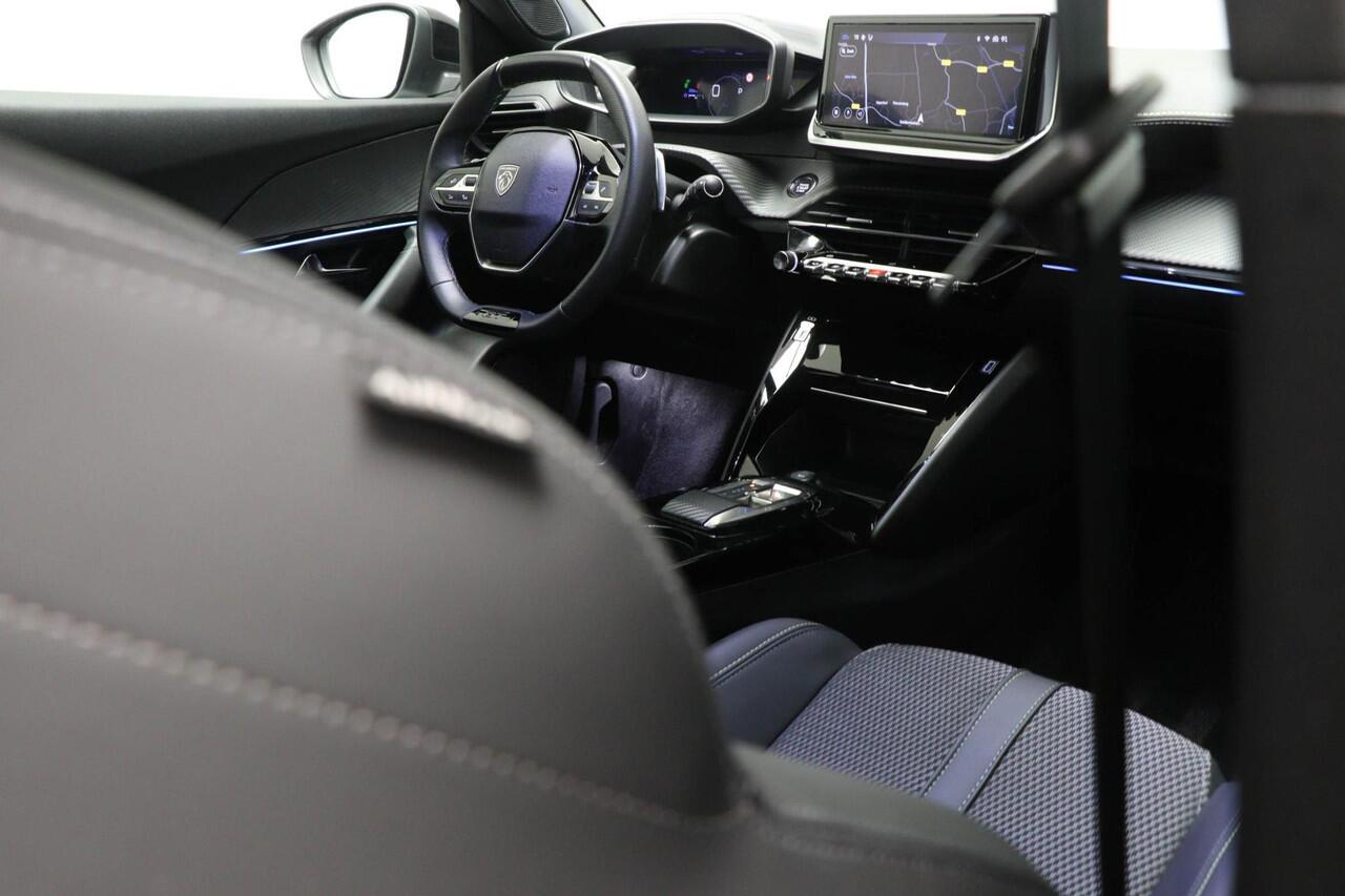 Peugeot 2008 1.2 Hybrid 136 GT | CAMERA / NAVIGATIE / DRIVE ASSIST PLUS- PACK | PANORAMADAK | 360 CAMERA