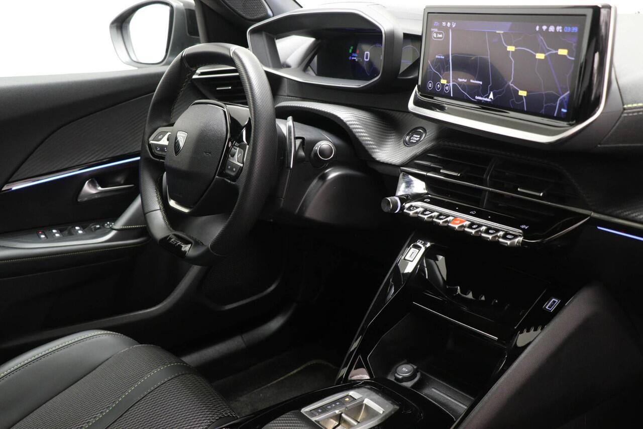 Peugeot 2008 1.2 Hybrid 136 GT | CAMERA / NAVIGATIE / DRIVE ASSIST PLUS- PACK | PANORAMADAK | 360 CAMERA