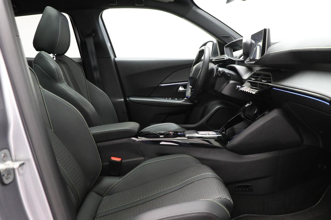 Peugeot 2008 1.2 Hybrid 136 GT | CAMERA / NAVIGATIE / DRIVE ASSIST PLUS- PACK | PANORAMADAK | 360 CAMERA