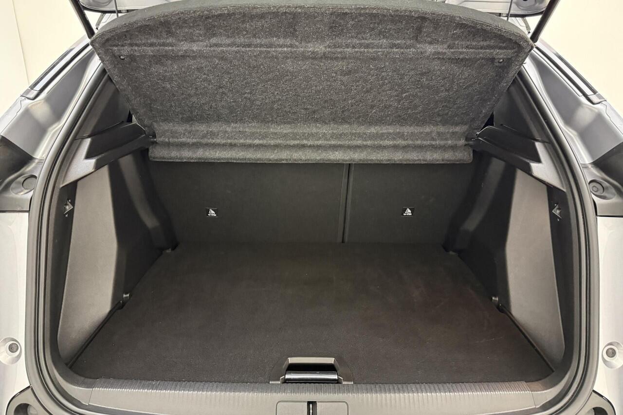 Peugeot 2008 1.2 Hybrid 136 GT | Climate control | Apple carplay/Android auto | Navigatie | Cruise control | Draadloze telefoonlader | Lichtmetalen velgen 17" |