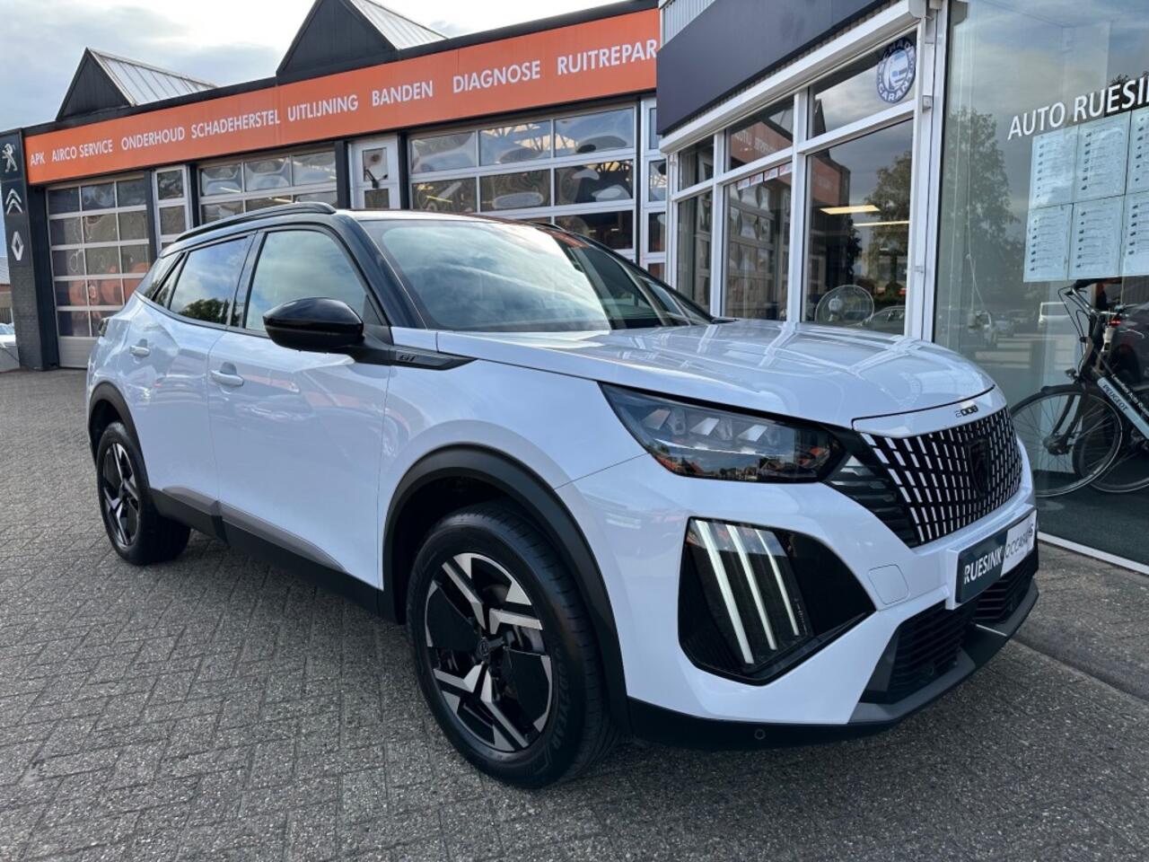 Peugeot 2008 1.2 PURETECH GT