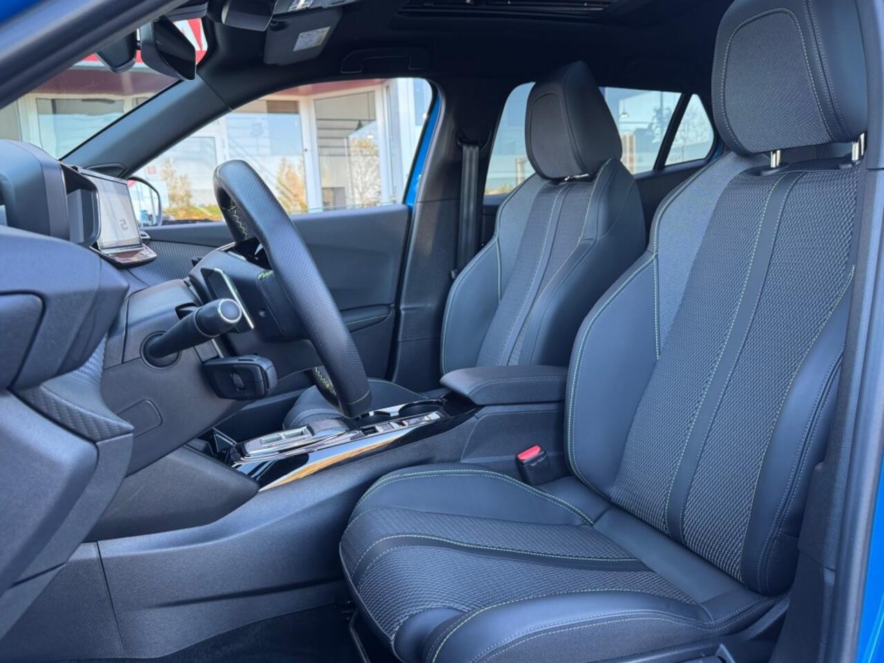 Peugeot 2008 1.2 PURETECH 130PK AUT. GT+ FACELIFT PANO-DAK NAVI CAMERA CARPLAY AIRCO LMV PDC