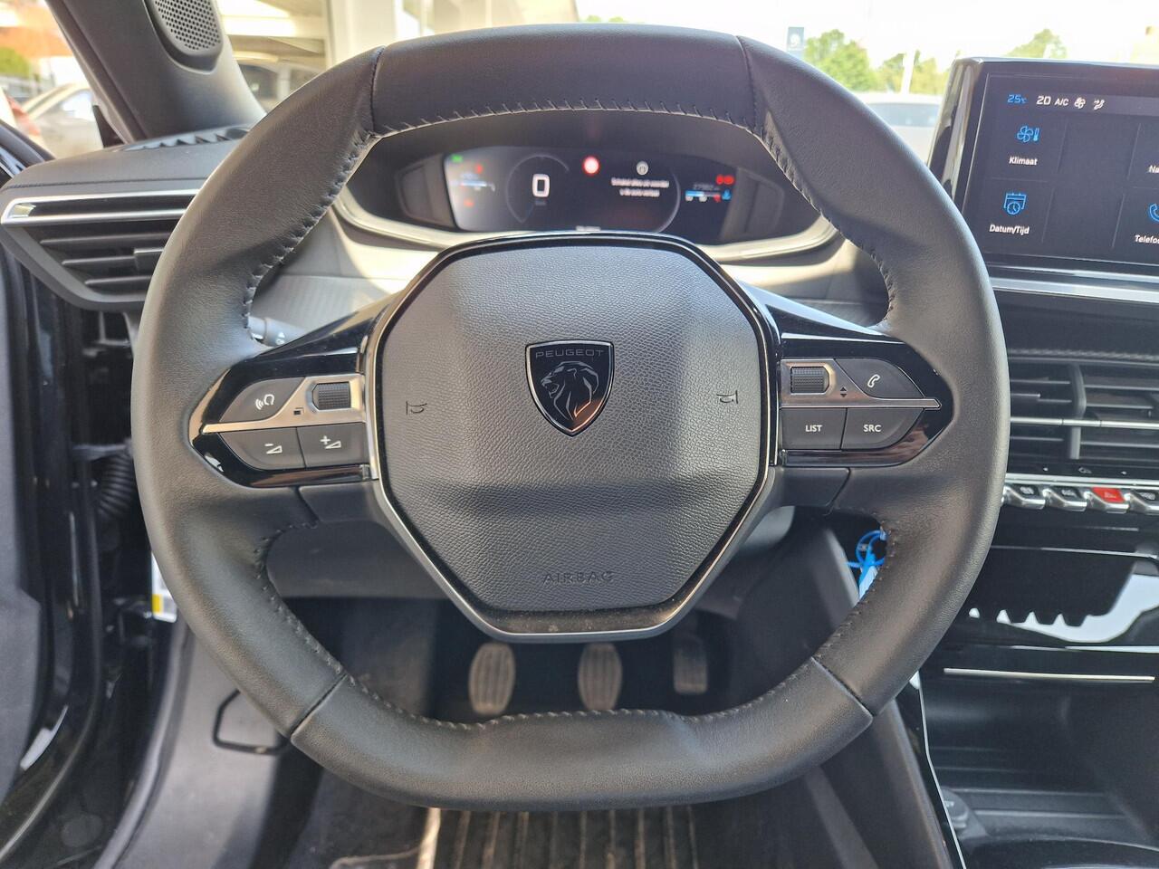 Peugeot 2008 1.2 Hybrid 136 Allure | Climate & Cruise Control | Applecarplay/Android Auto | Achteruitrijd Camera |