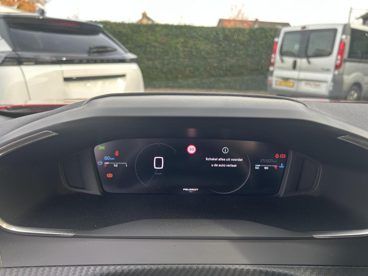 Peugeot 2008 1.2 Turbo 100 PK Allure | Nieuwste Model | Navigatie via Telefoon | LED Verlichting | Cruise Control | Hoge Zitpositie | Parkeersensoren | DAB | Digitaal Dashboard | Half Lederen stoelen | Lichtmetalen Velgen 17 inch |