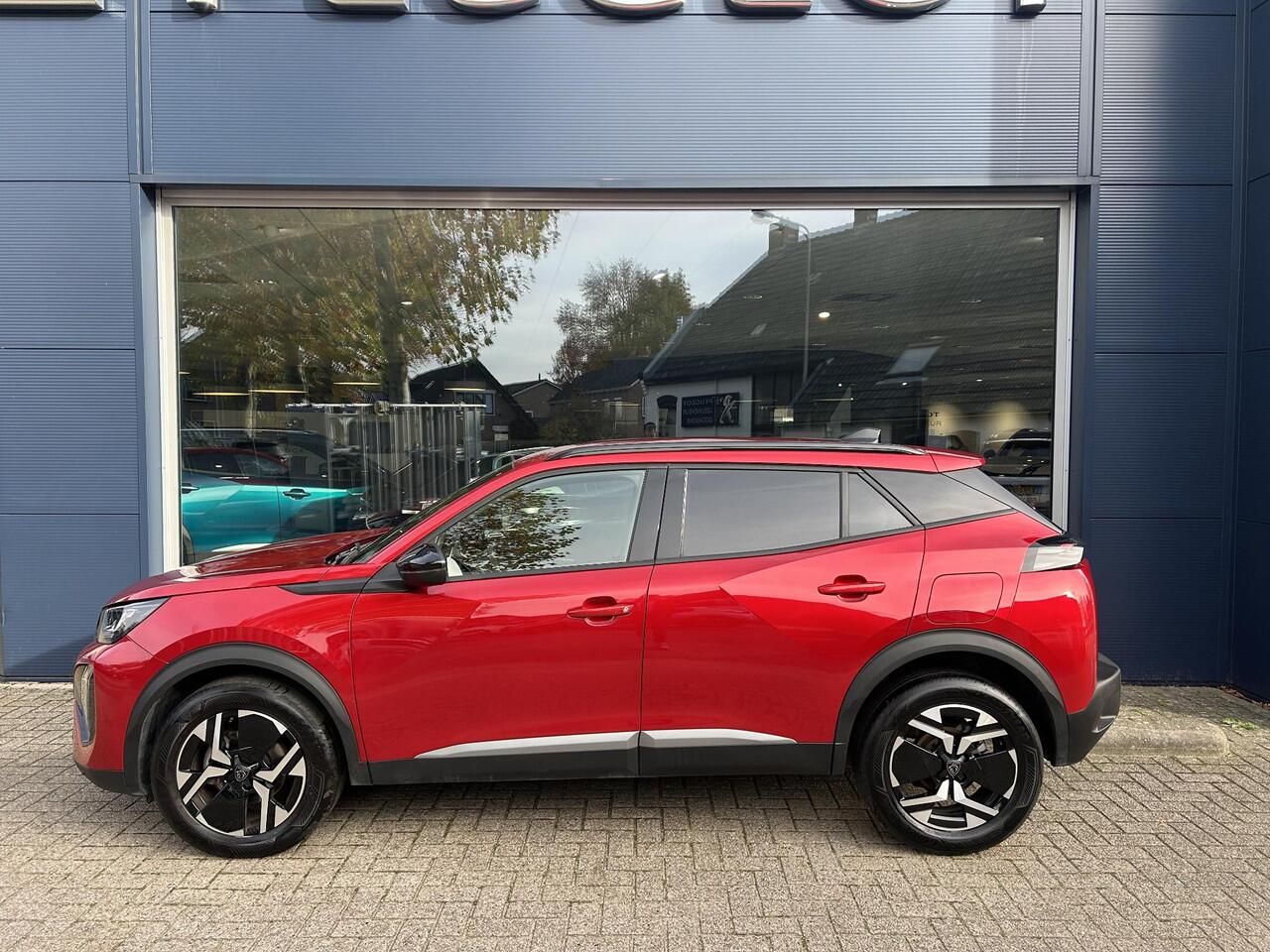 Peugeot 2008 1.2 Turbo 100 PK Allure | Nieuwste Model | Navigatie via Telefoon | LED Verlichting | Cruise Control | Hoge Zitpositie | Parkeersensoren | DAB | Digitaal Dashboard | Half Lederen stoelen | Lichtmetalen Velgen 17 inch |