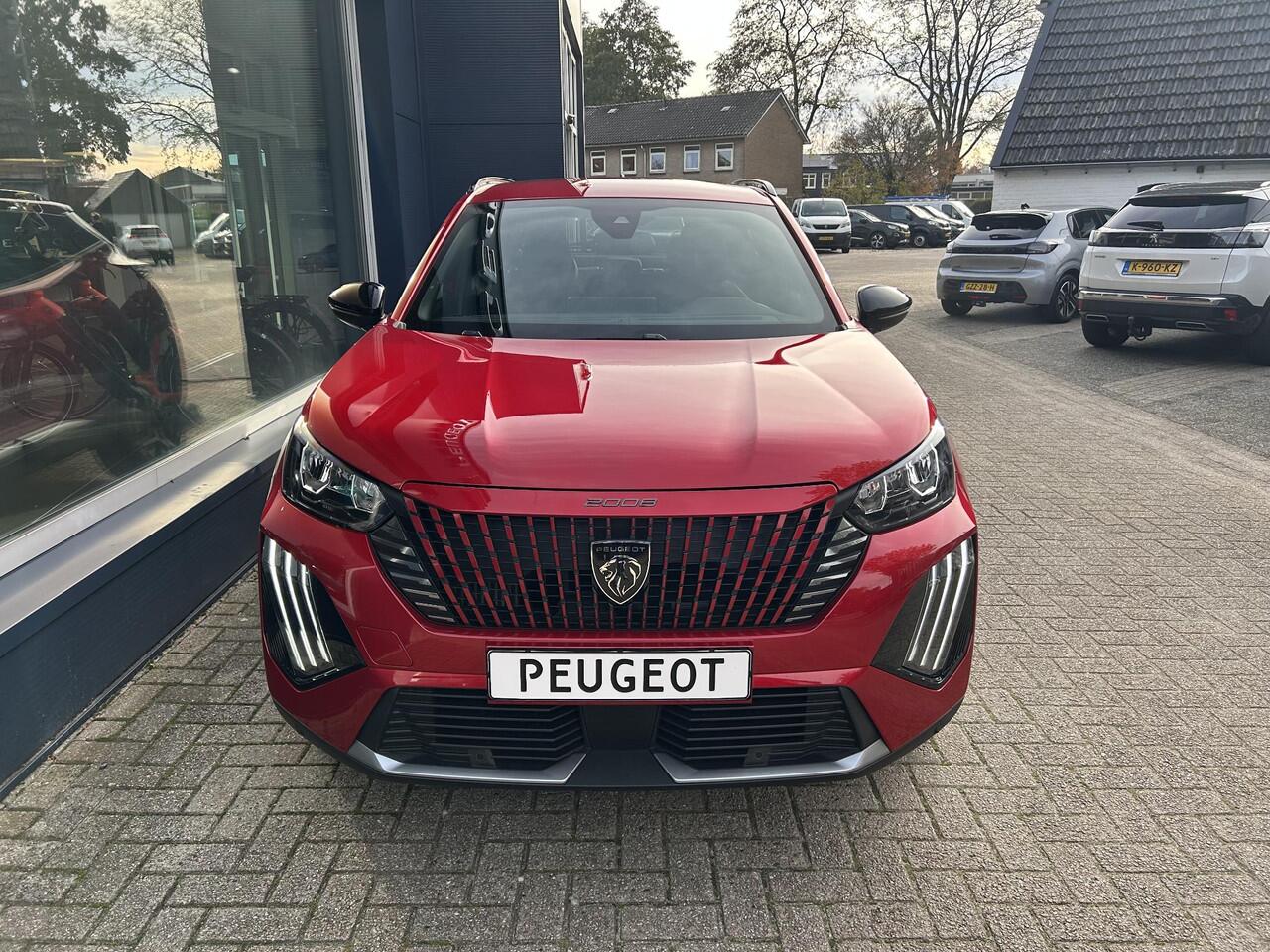 Peugeot 2008 1.2 Turbo 100 PK Allure | Nieuwste Model | Navigatie via Telefoon | LED Verlichting | Cruise Control | Hoge Zitpositie | Parkeersensoren | DAB | Digitaal Dashboard | Half Lederen stoelen | Lichtmetalen Velgen 17 inch |