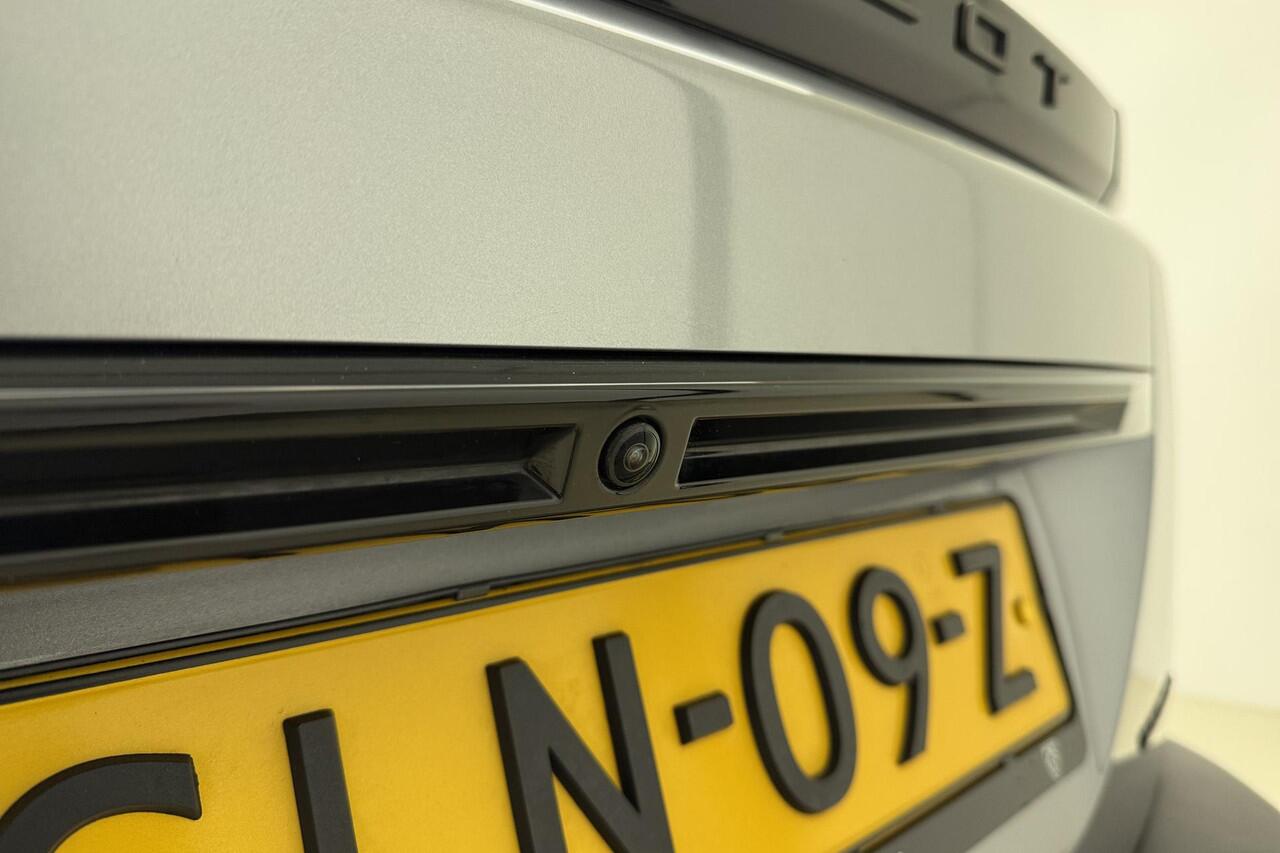 Peugeot 2008 1.2 Hybrid 136 GT | AUTOMAAT | Adaptive Cruise Control | Navigatie | Camera | Climate Control | Full LED | 17'' LM Velgen | Apple Carplay/Android Auto | Full LED