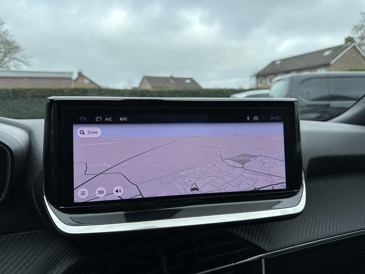 Peugeot 2008 1.2 Turbo 100 PK Allure | Trekhaak 1200 KG | Navigatie | LED Verlichting | Parkeercamera | Parkeersensoren | Digitaal Dashboard | Cruise Control | Climate Control | Half Lederen stoelen | Lichtmetalen Velgen 17 inch |