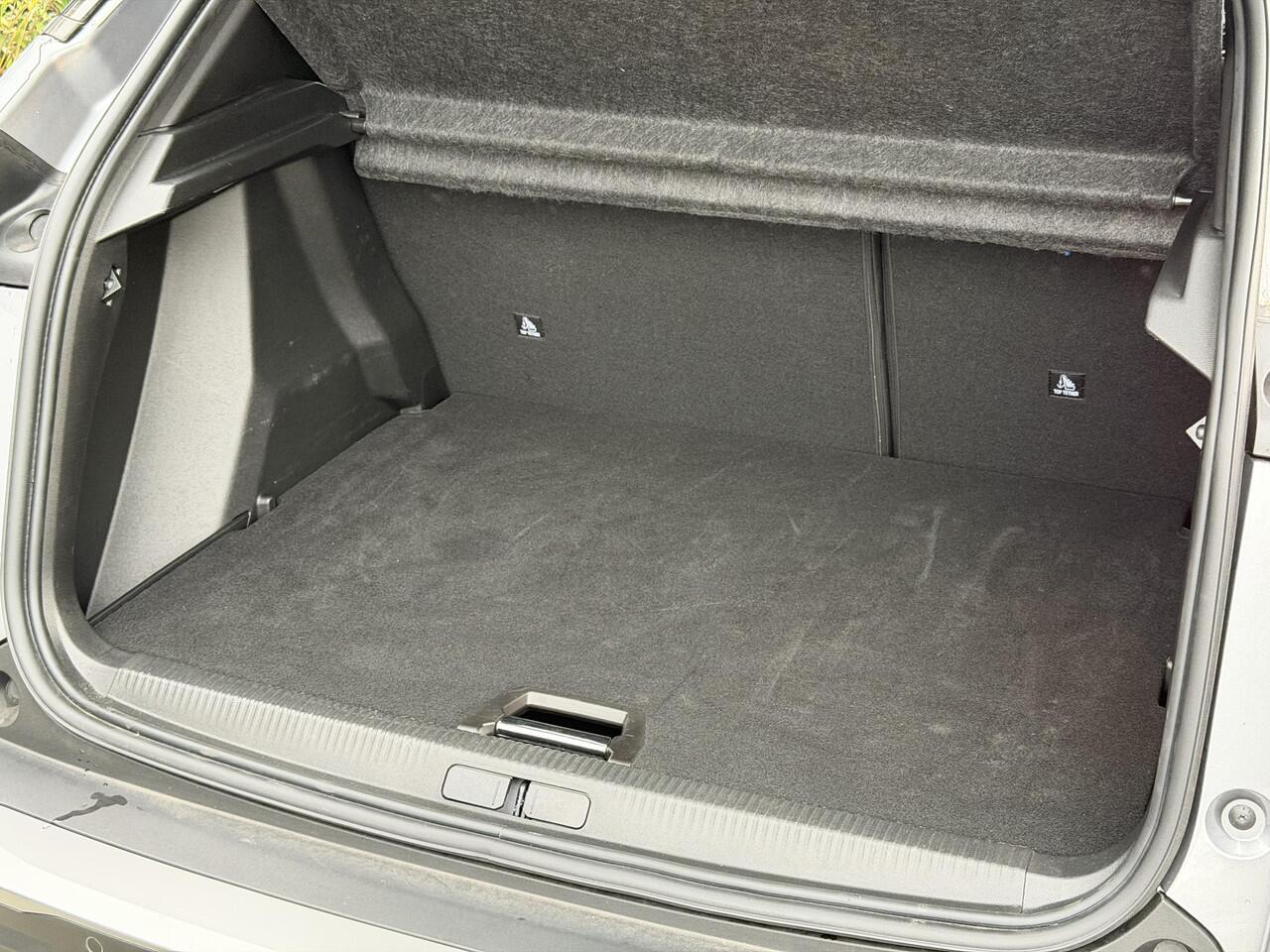 Peugeot 2008 GT 1.2 Hybrid 136PK e-DCS6 Automaat Navigatie, Achteruitrijcamera, Keyless, Parkeersensoren, Adaptieve Cruise Control, Apple Carplay, Android Auto