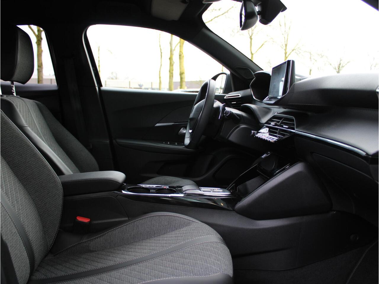 Peugeot 2008 1.2 PureTech 130 Allure | Apple Carplay / Camera / Stoelverwarming