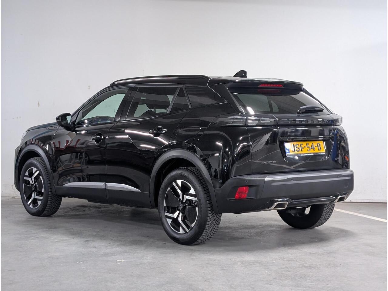 Peugeot 2008 GT 1.2 Turbo 130pk EAT8 | 360° CAMERA | KEYLESS ENTRY | NAVI | ADAPTIVE CRUISE | ALL-SEASONBANDEN | HALF LEDER/STOF