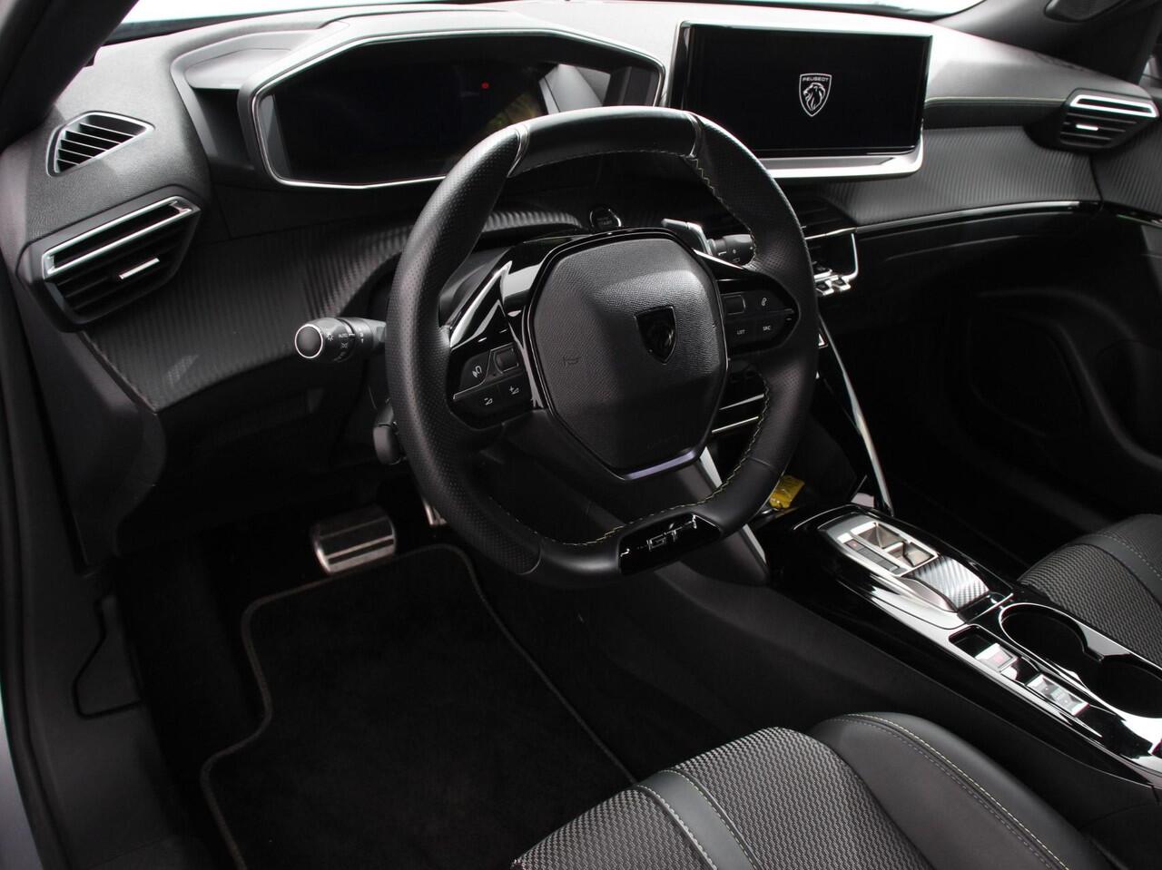 Peugeot 2008 1.2 PureTech 130 GT | DEMO ! | Automaat Clima Control Camera Achter Navigatie d.m.v. Apple Carplay / Android auto Velgen 17 inch