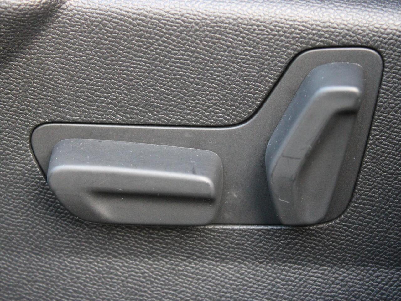 Peugeot 2008 1.2 PT 130 GT | Automaat | Camera / Navi / Alcantara / Stoelverw.