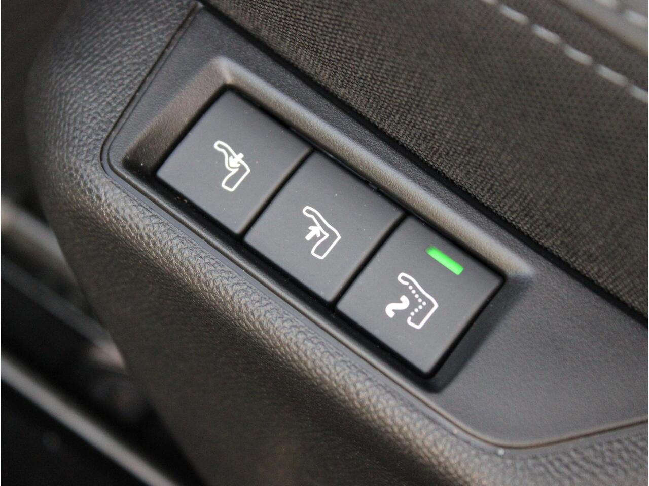 Peugeot 2008 1.2 PT 130 GT | Automaat | Camera / Navi / Alcantara / Stoelverw.